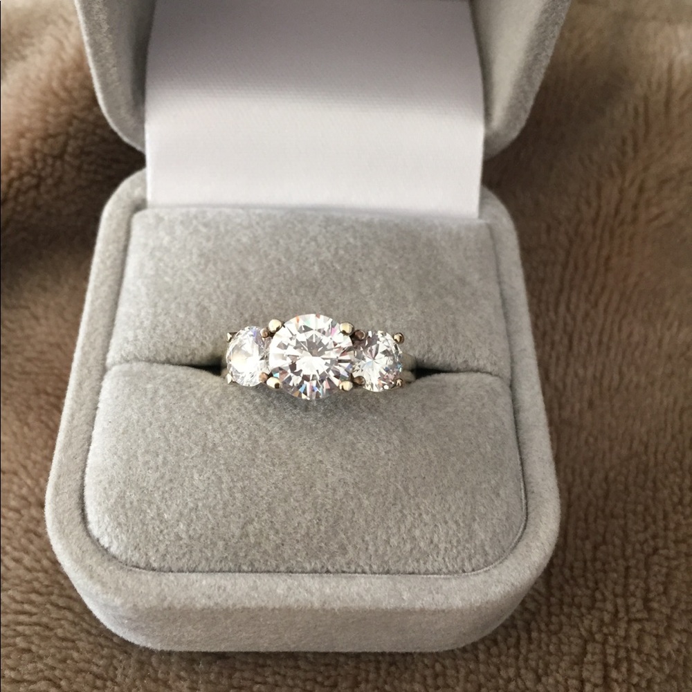 Vintage Sterling Silver 2+ carats cubic zirconium